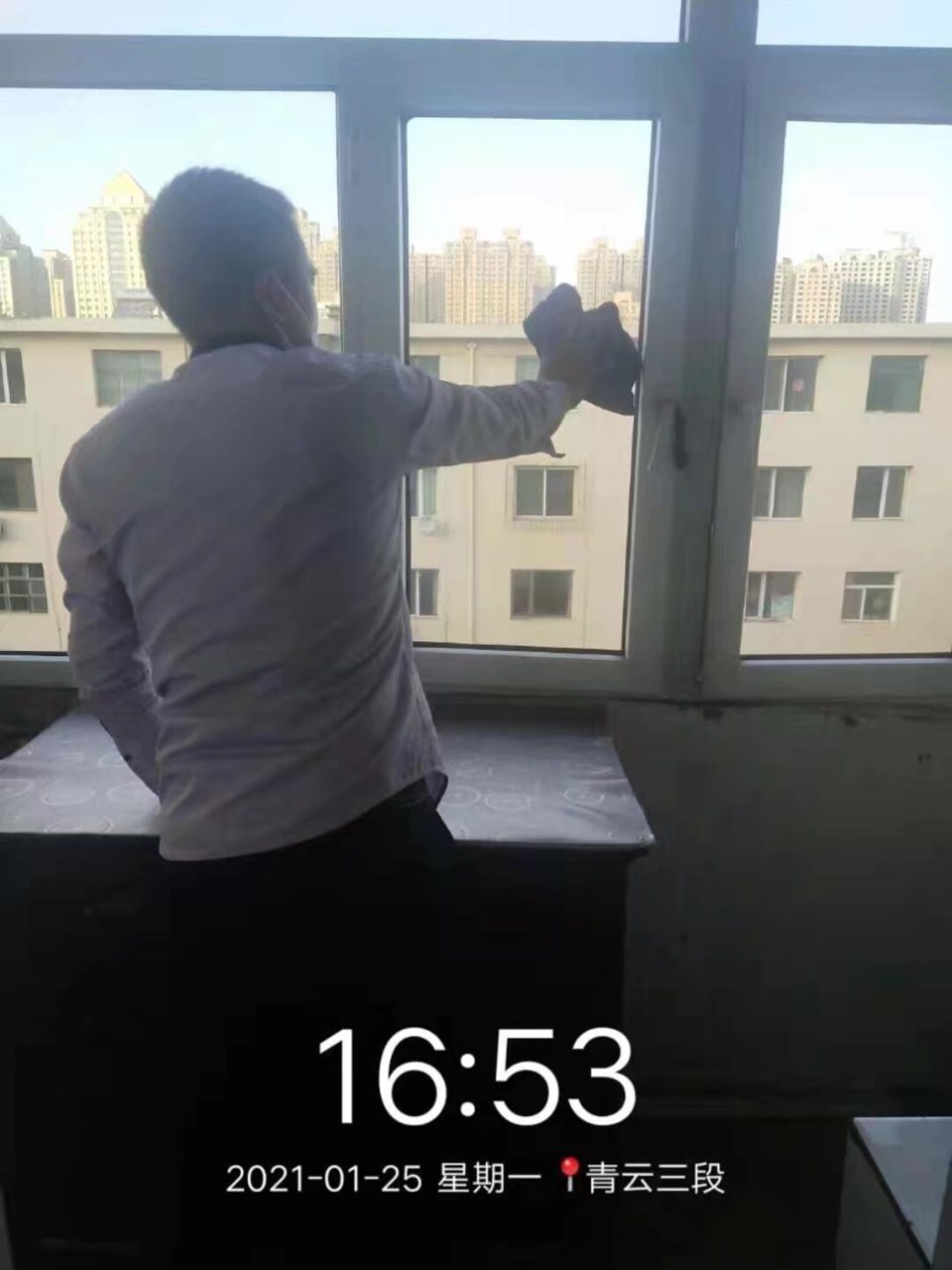 高層住宅の窓拭き
